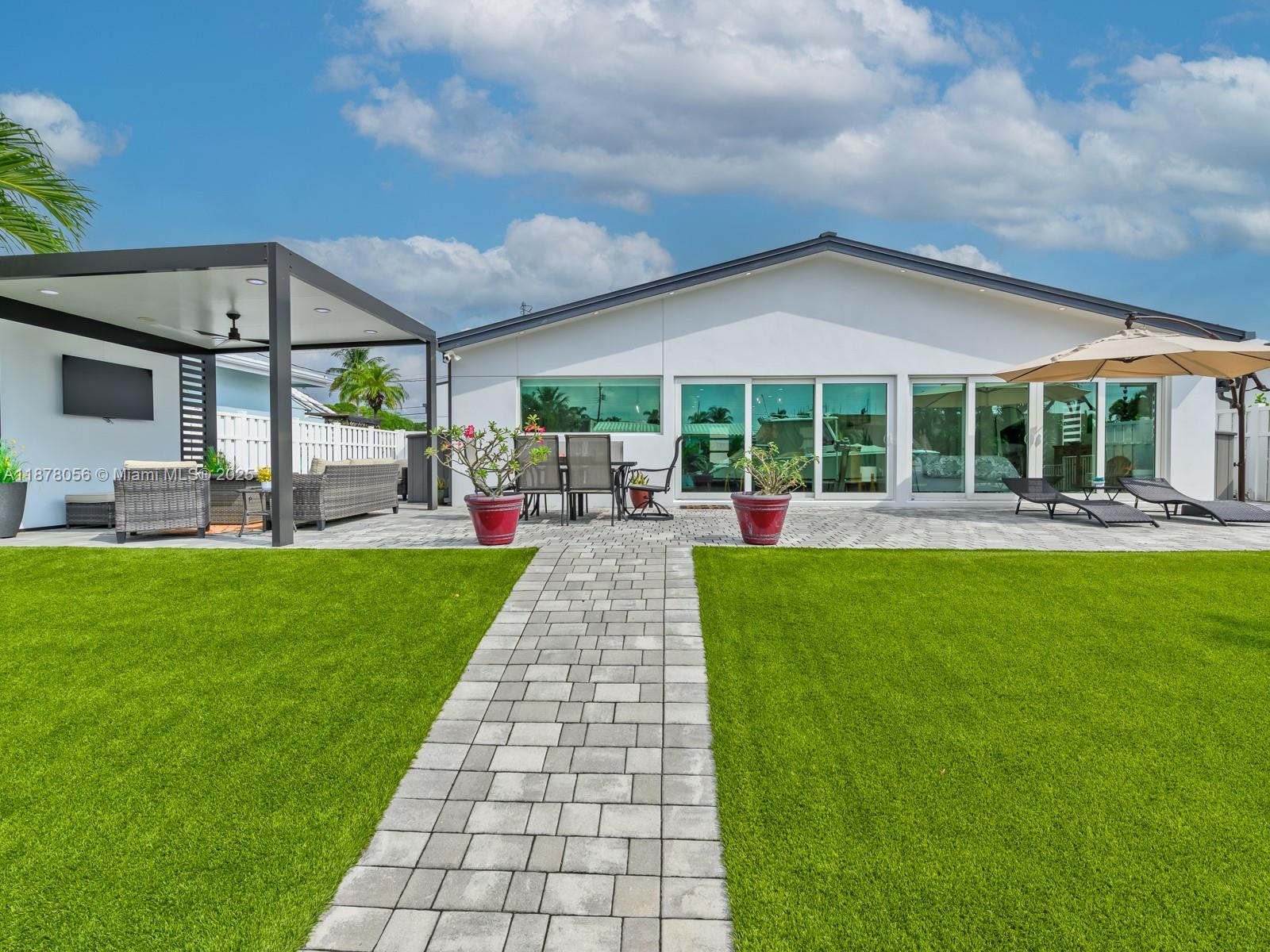 SOUTH NEW RIVER ISLES SEC - Residential