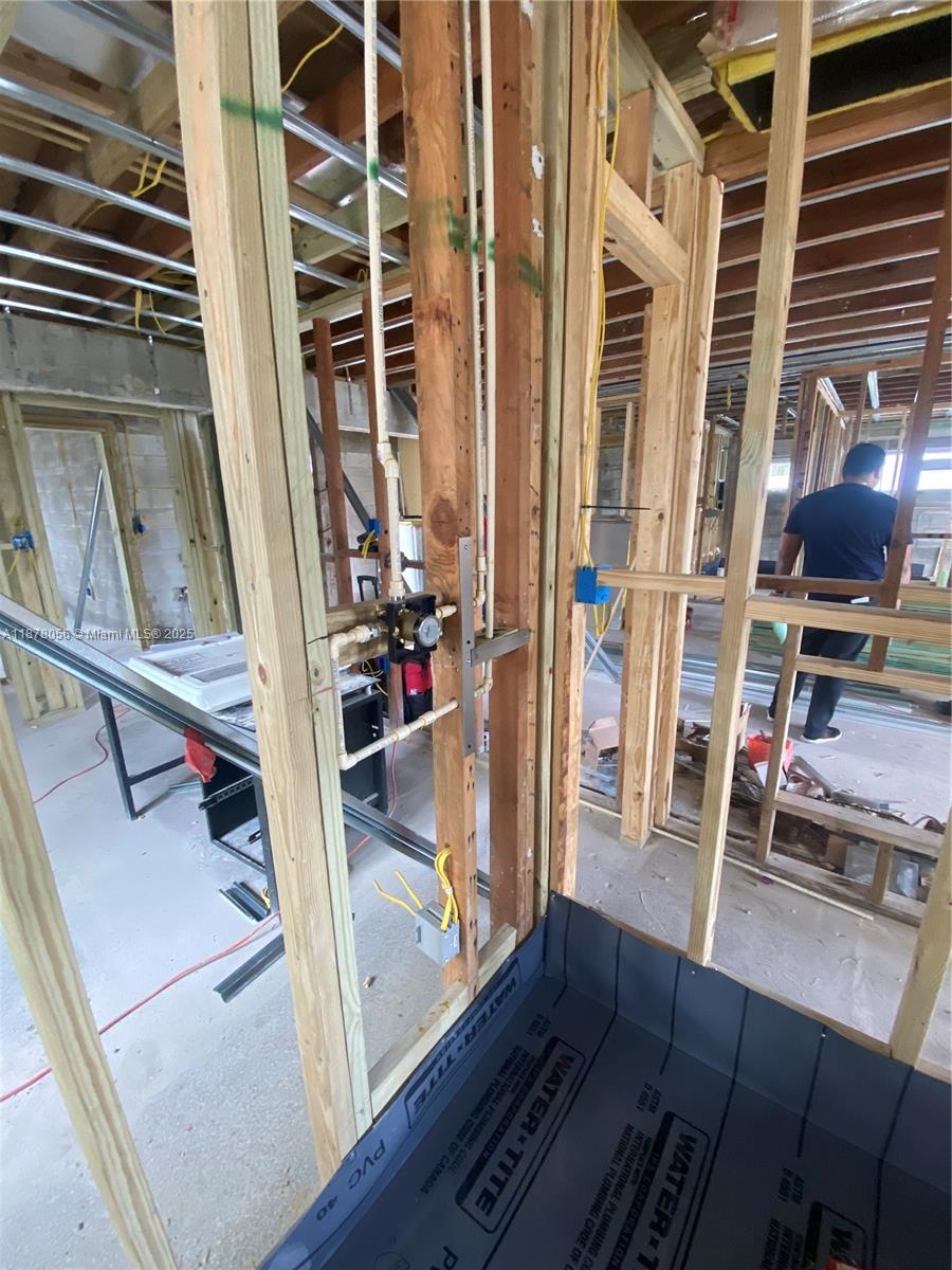 SOUTH NEW RIVER ISLES SEC - Residential