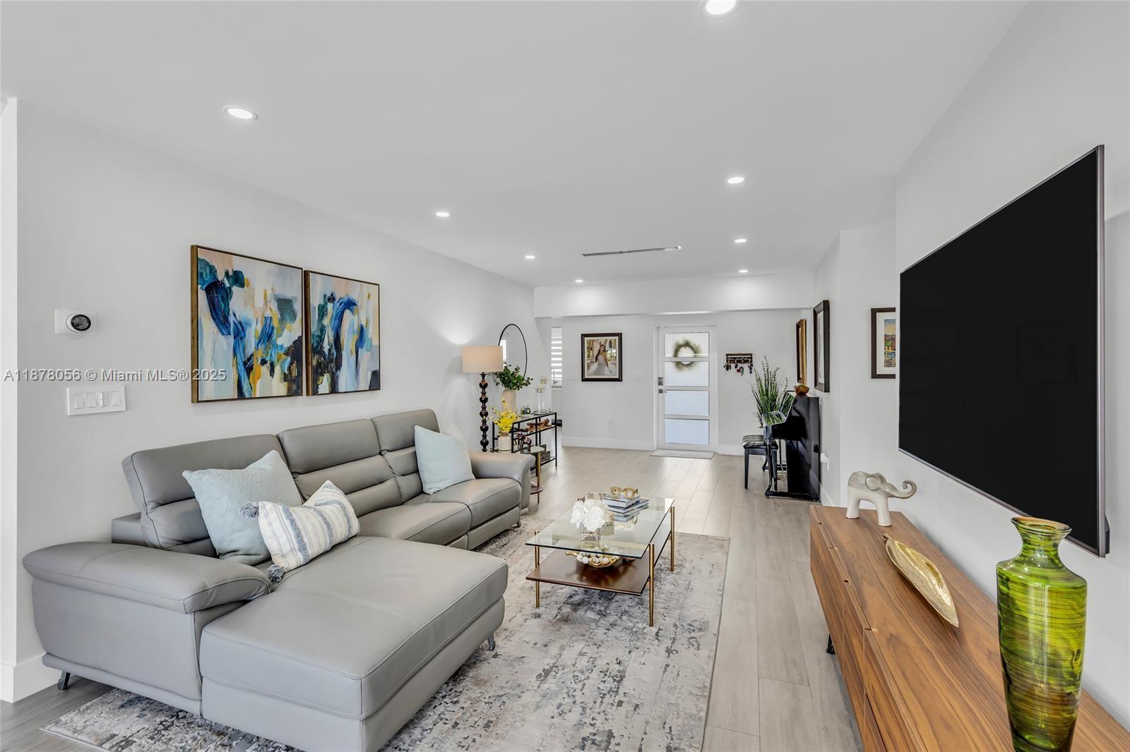 SOUTH NEW RIVER ISLES SEC - Residential