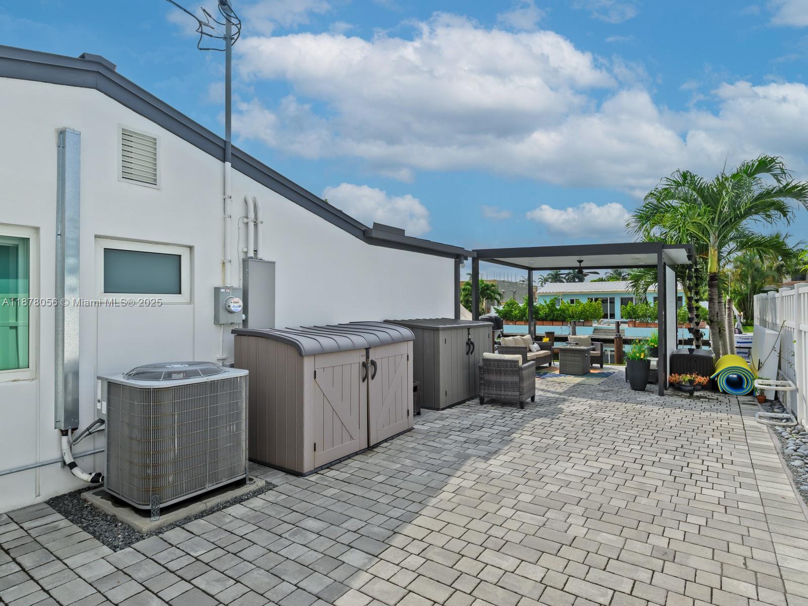 SOUTH NEW RIVER ISLES SEC - Residential