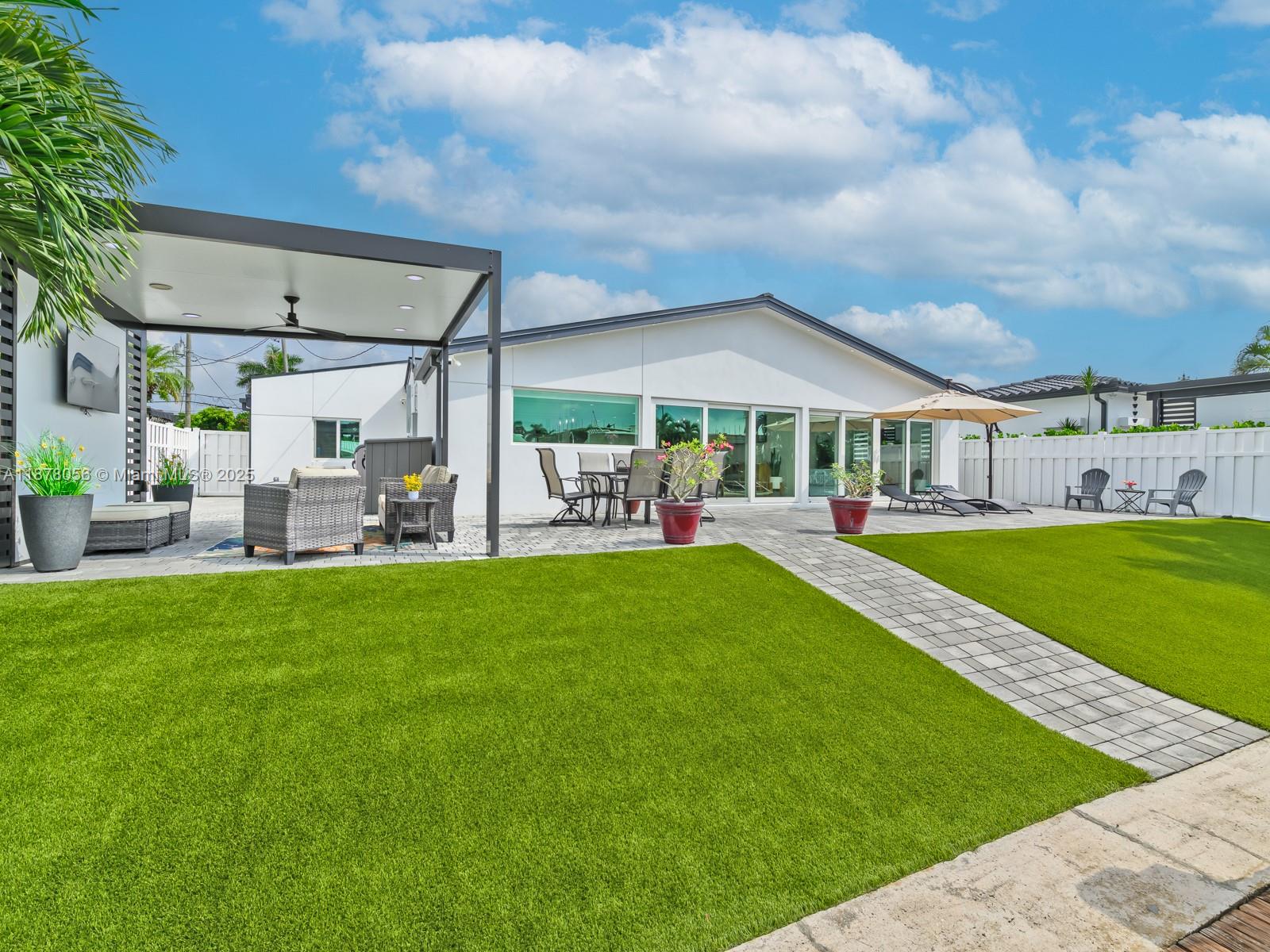 SOUTH NEW RIVER ISLES SEC - Residential