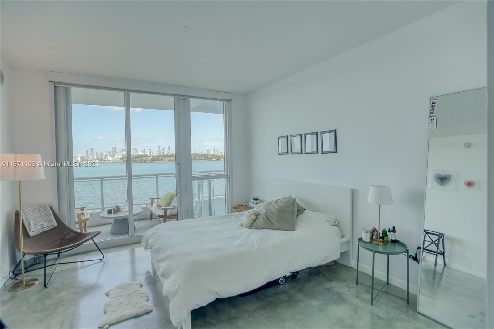 THE BENTLEY BAY CONDO - Residential Lease