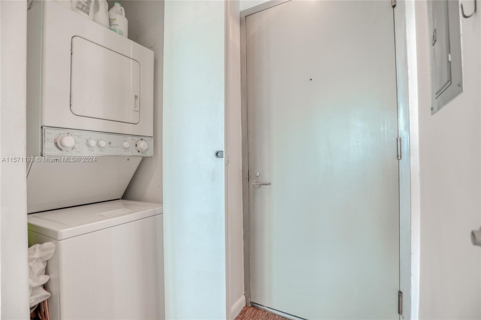 THE BENTLEY BAY CONDO - Residential Lease