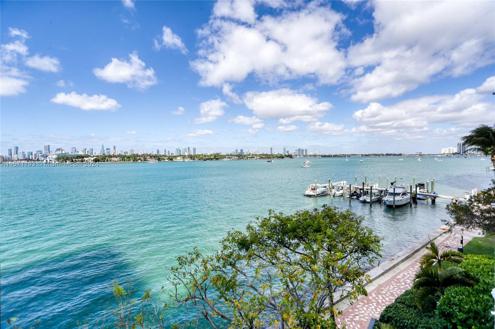 THE BENTLEY BAY CONDO - Residential Lease