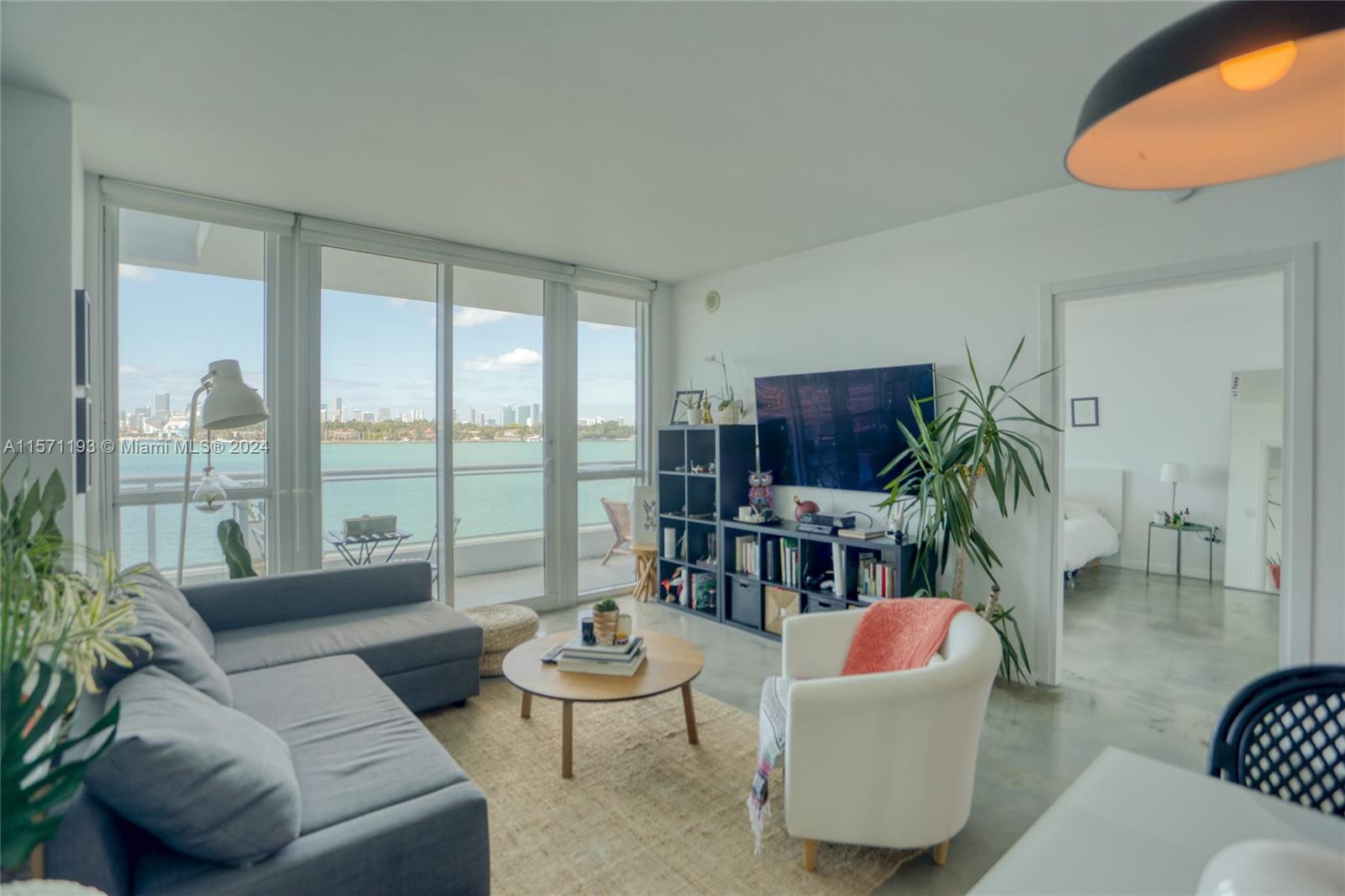 THE BENTLEY BAY CONDO - Residential Lease