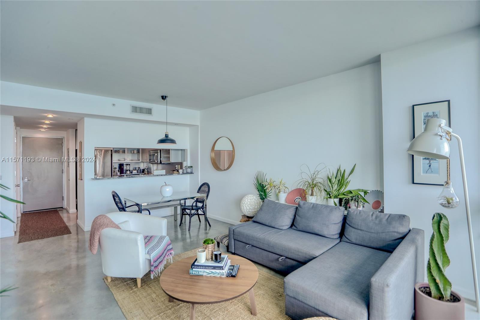 THE BENTLEY BAY CONDO - Residential Lease