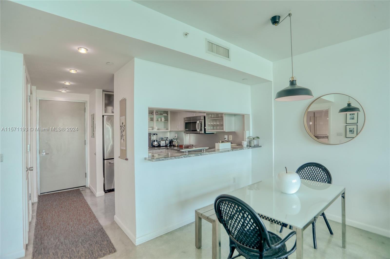 THE BENTLEY BAY CONDO - Residential Lease