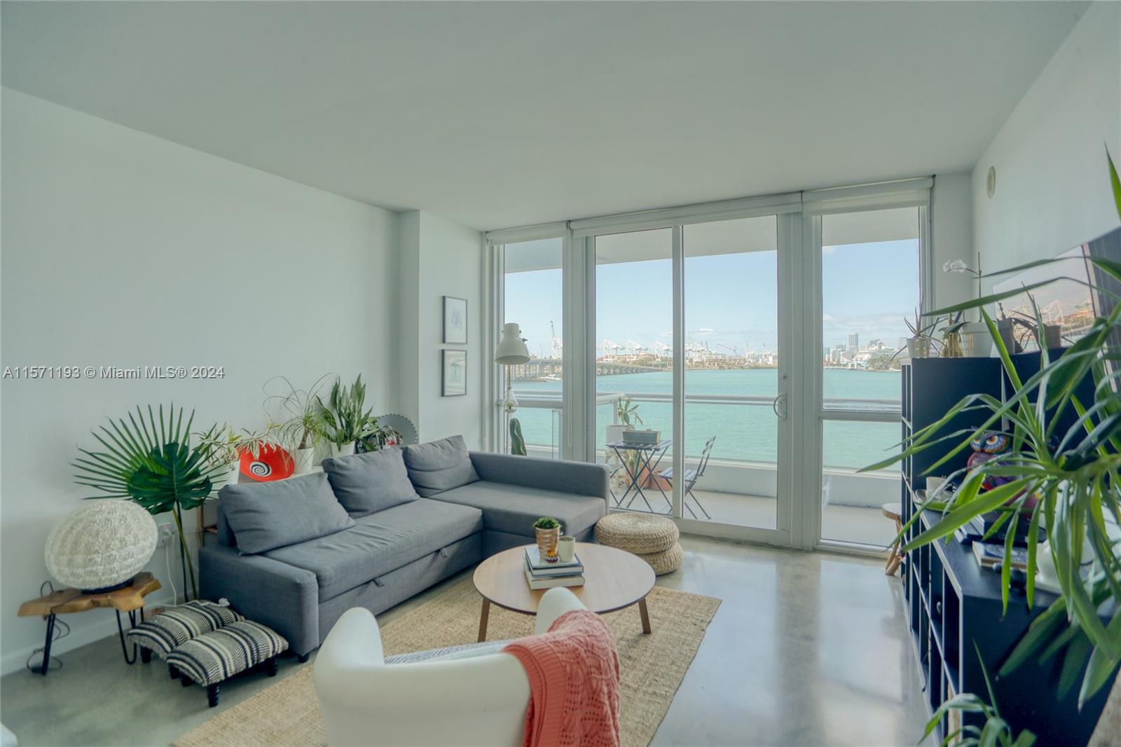 THE BENTLEY BAY CONDO - Residential Lease