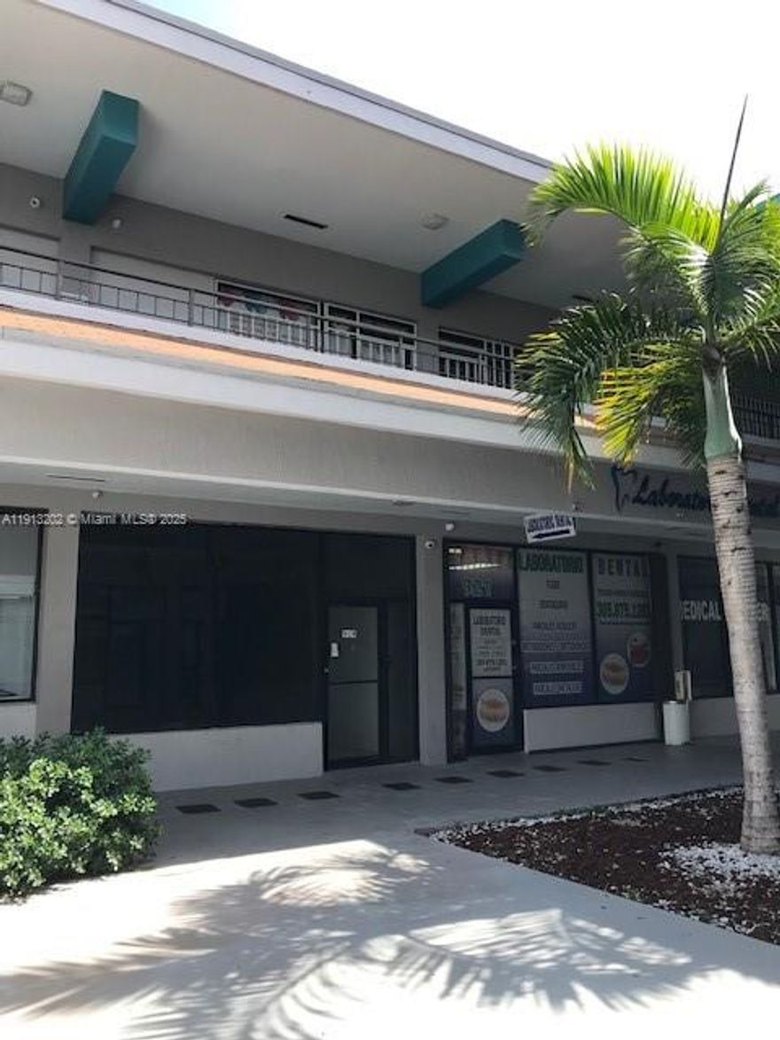 MINORCA PLAZA COND. OFFICE SPACE ON SECOND FLOOR. 640 S/F. UNIT HAS RECEPTION AREA, 2 PRIVATE OFFICES AND HUGE OPEN WORKING SPACE AREA. TILE FLOORS. READY TO MOVE IN. NO WATER IN UNIT. NO ELEVATOR. FIVE MINUTES TO TURNPIKE AND FIU. OPEN PARKING AREA. SUPER PRICE FOR FAST SALE. LOW MAINTENACE FEES.  EASY TO SHOW. VACANT. READ BROKERS REMARKS.