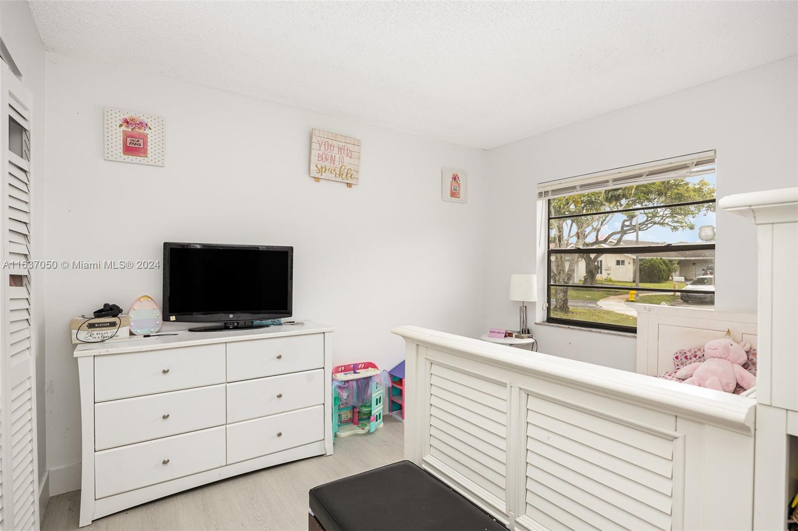 NORTH LAUDERDALE LANDINGS - Residential