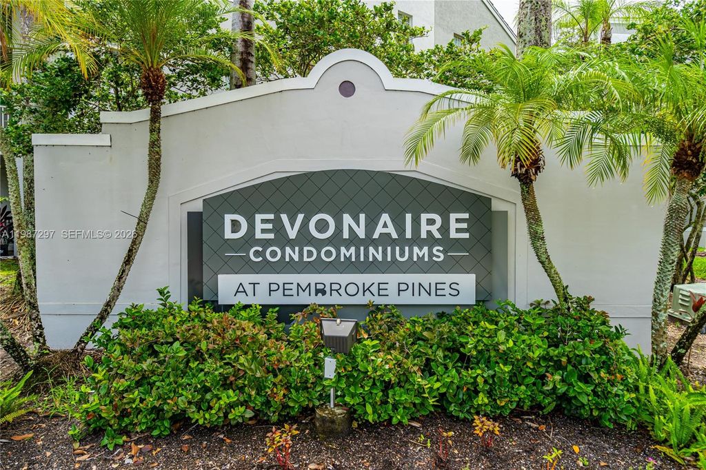 Photo of 11185 SW 6th St #301, Pembroke Pines, FL 33025 (MLS # A11987297)