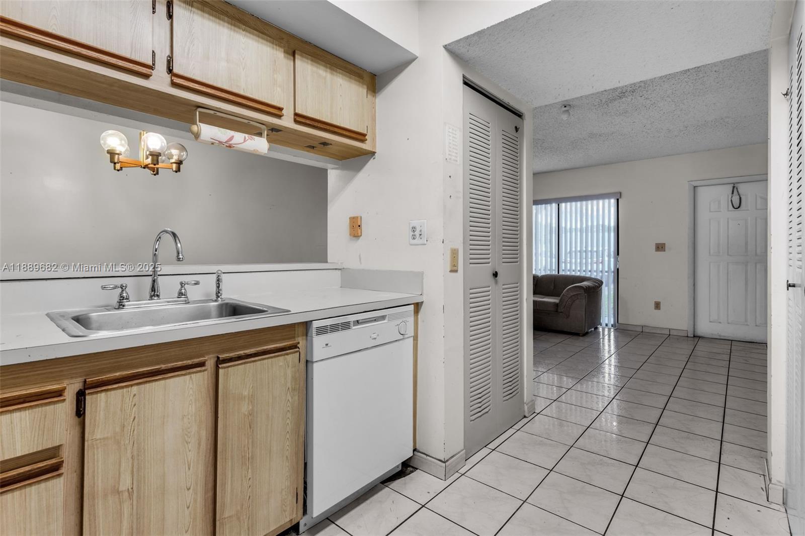 MOORS POINTE CONDO - Residential
