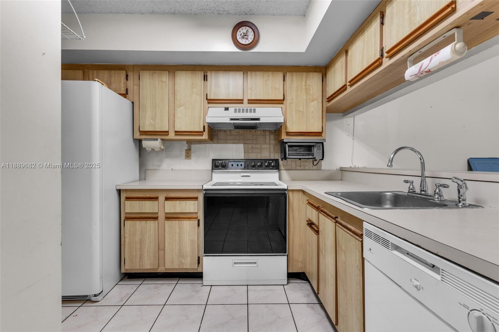 MOORS POINTE CONDO - Residential