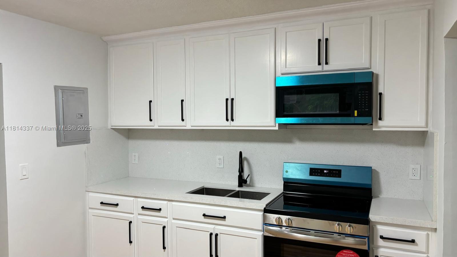 Rental Property at 4149 Nw 23rd Ct 2, Miami, Broward County, Florida - Bedrooms: 2 
Bathrooms: 1  - $2,800 MO.