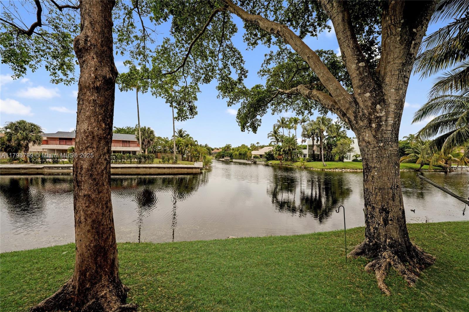 FAIRWAY COVE - Residential
