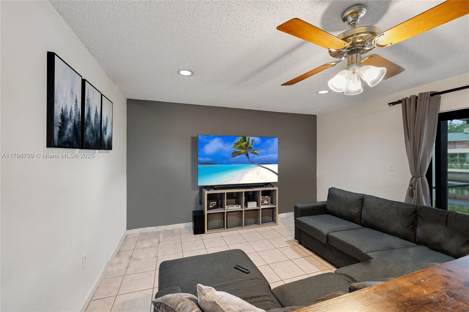 FAIRWAY COVE - Residential