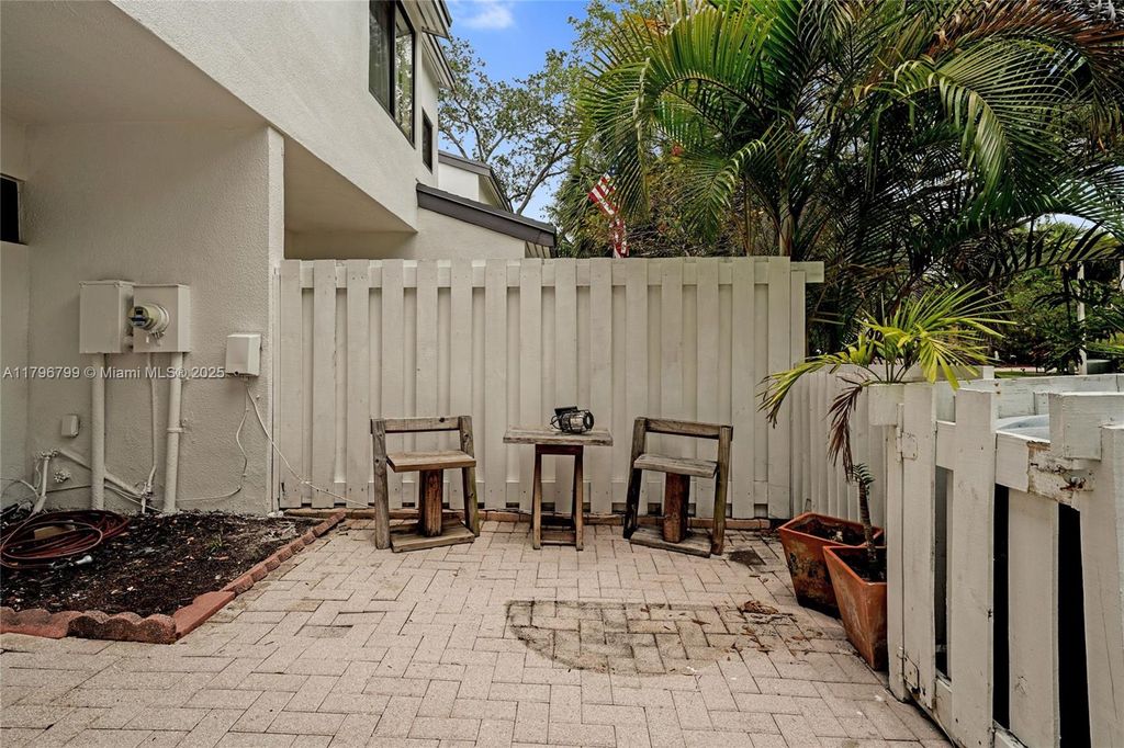 Photo of 9885 Fairway Cove Ln, Plantation, FL 33324 (MLS # A11796799)