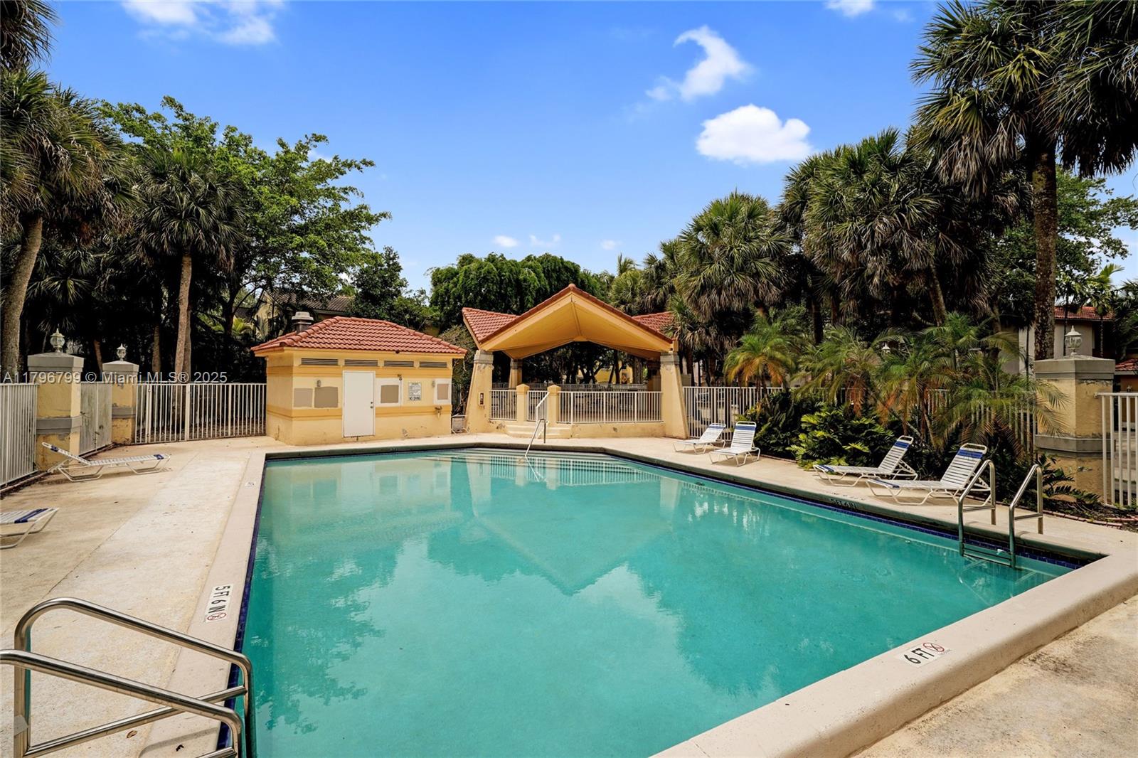 FAIRWAY COVE - Residential