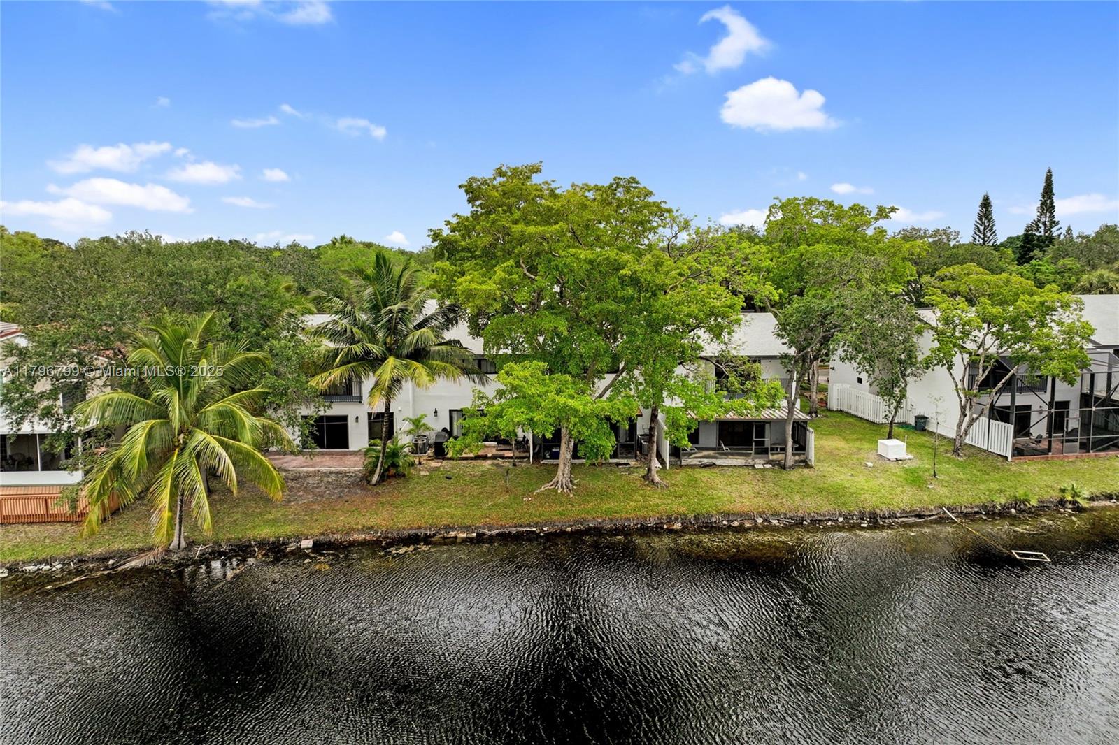 FAIRWAY COVE - Residential