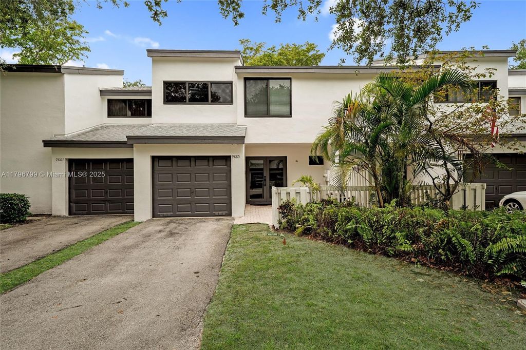 Photo of 9885 Fairway Cove Ln, Plantation, FL 33324 (MLS # A11796799)