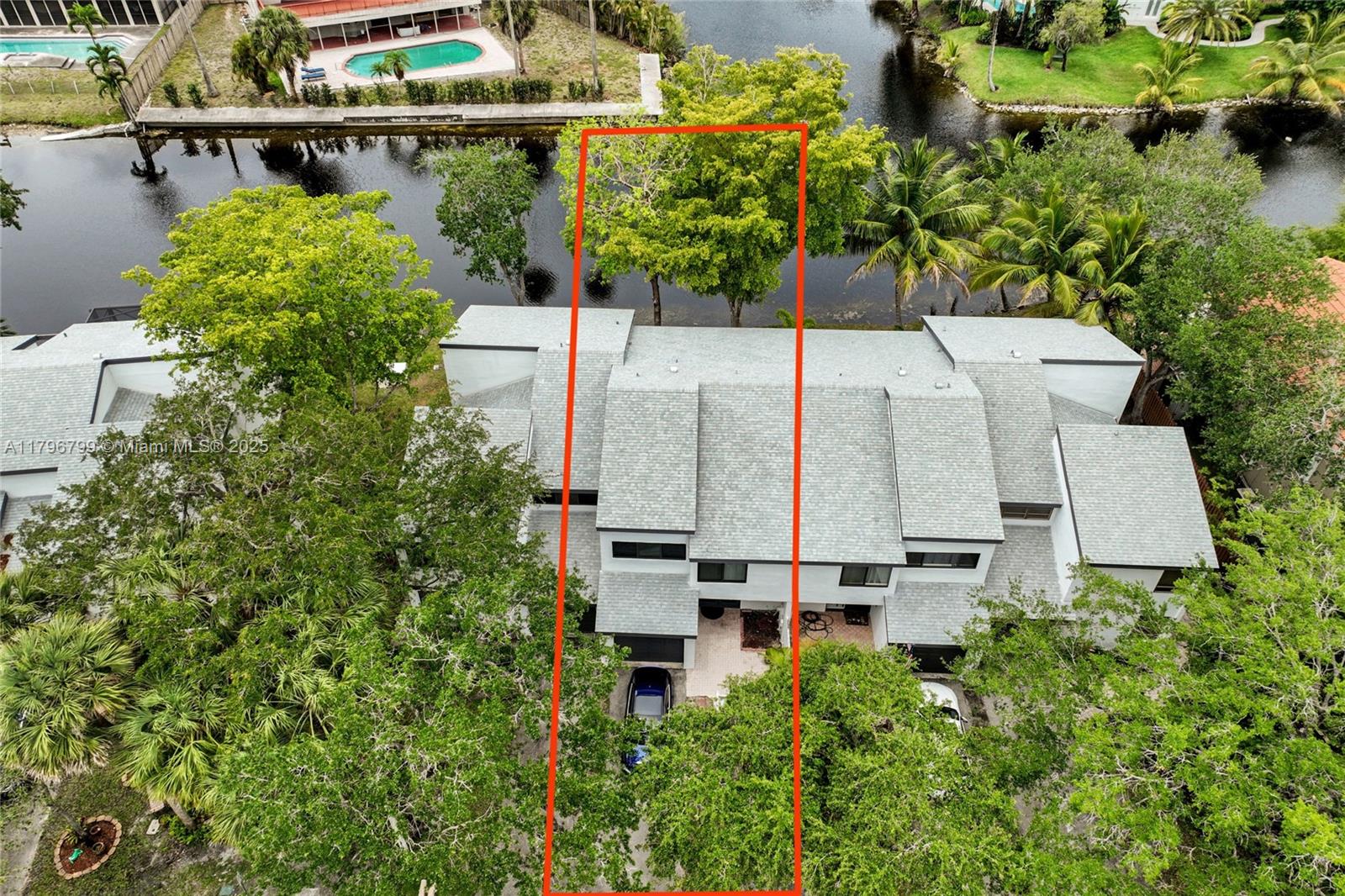 FAIRWAY COVE - Residential