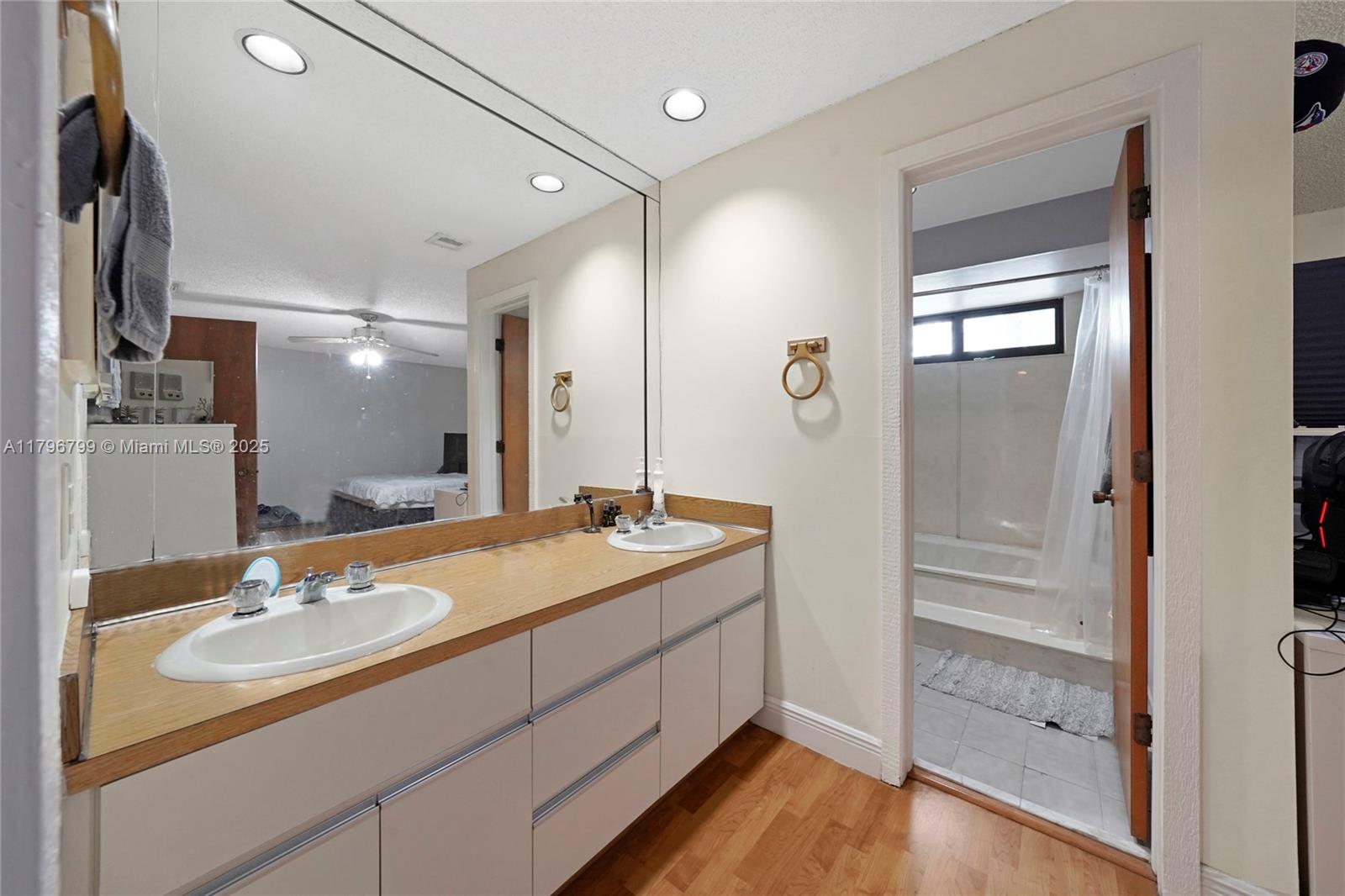 FAIRWAY COVE - Residential