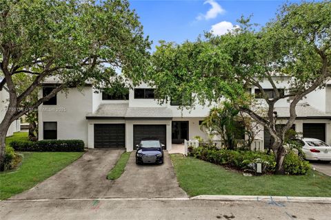 9885 Fairway Cove Ln Plantation FL 33324
