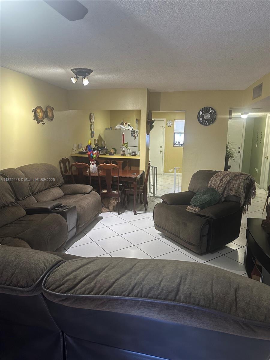1900 W 54th St 113