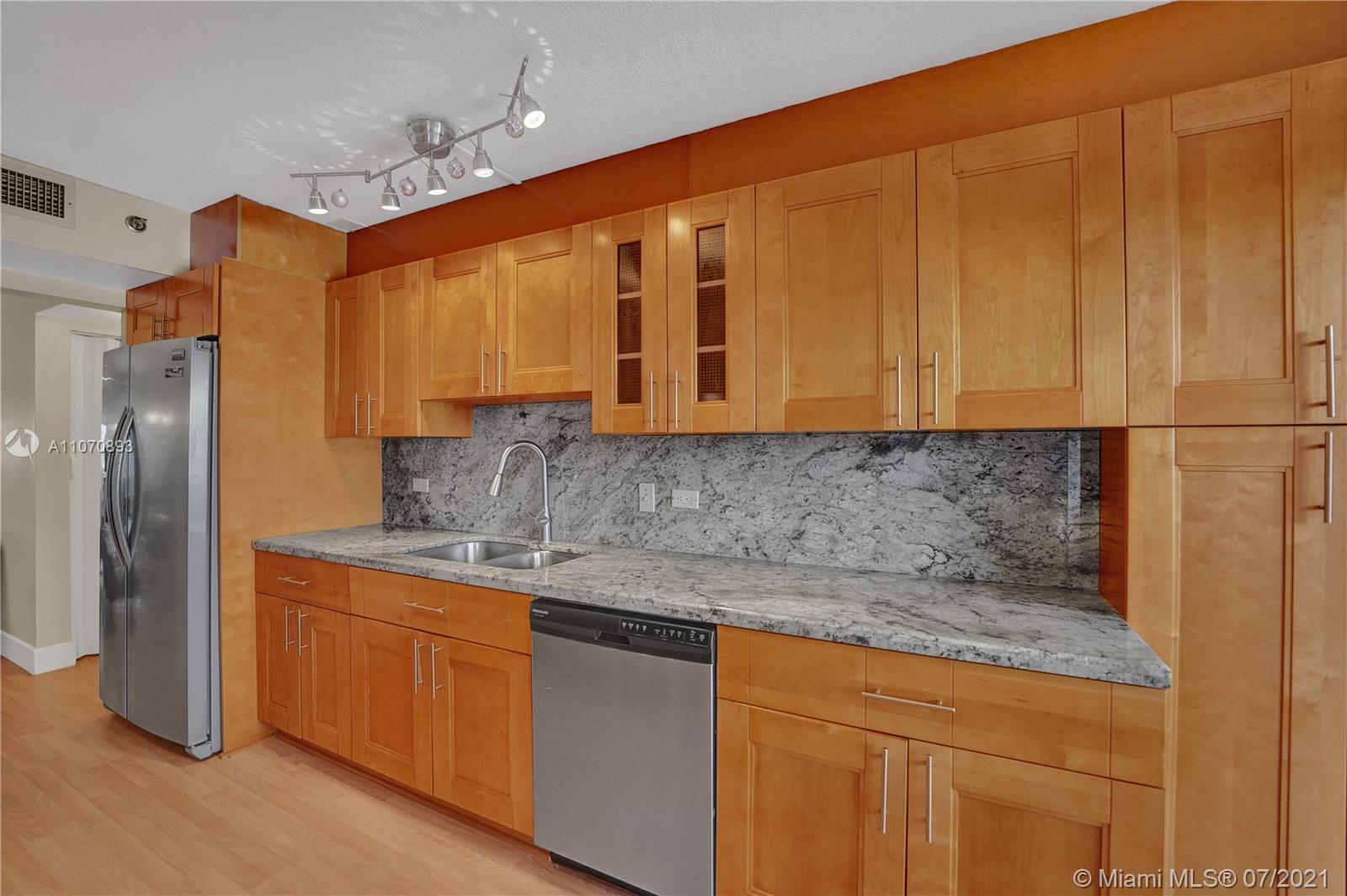 SUMMIT CONDO - Residential Lease