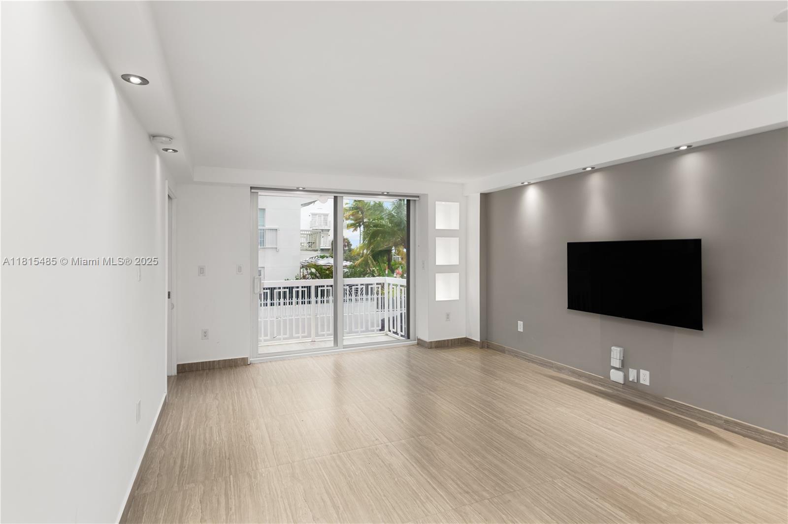 401 Ocean Dr 221