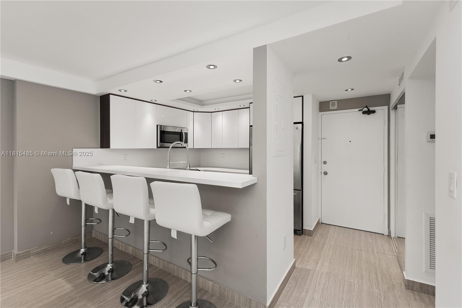 401 Ocean Dr 221