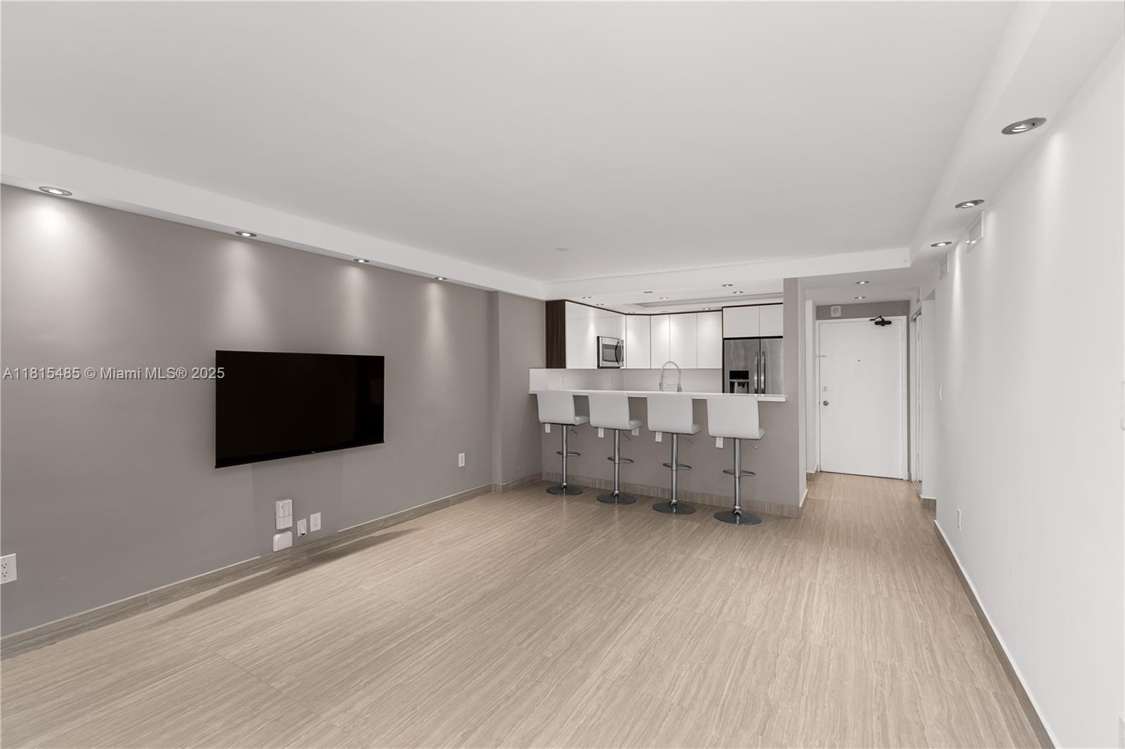 401 Ocean Dr 221