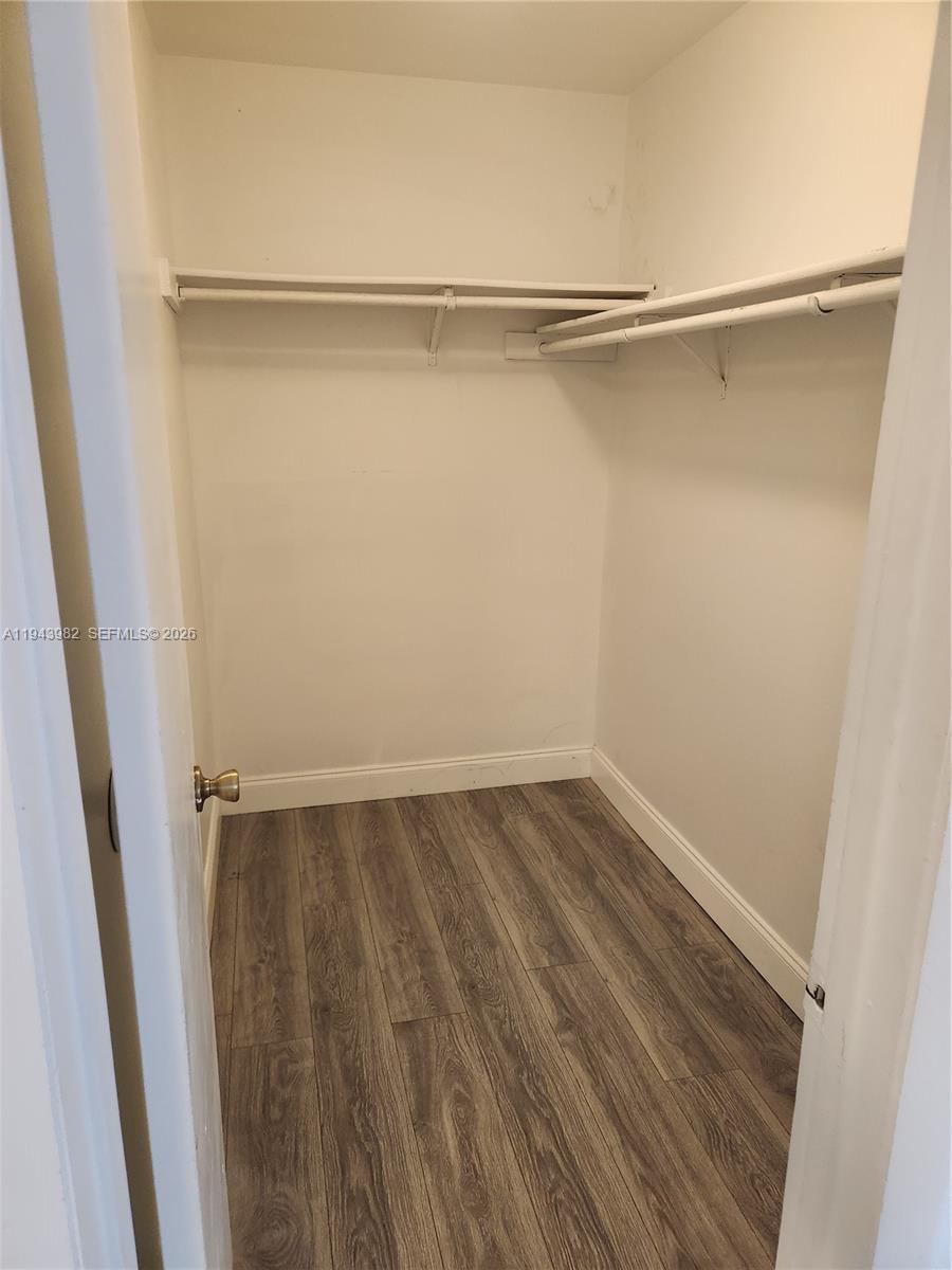 4086 N Pine Island Rd 510