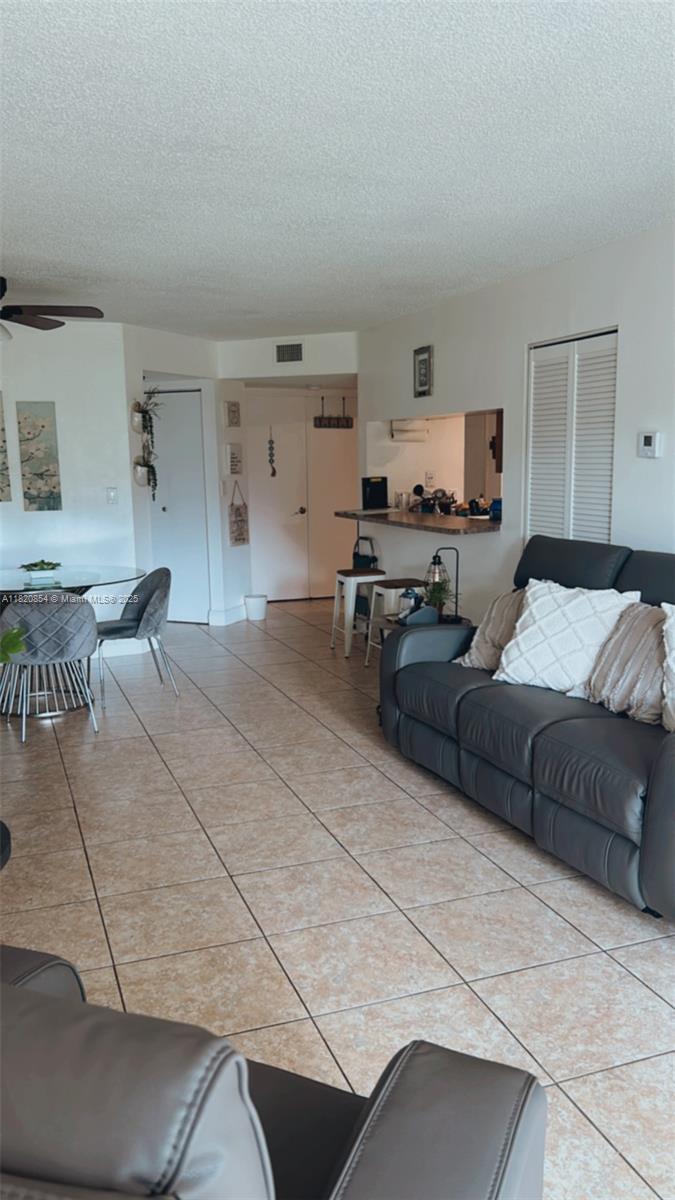 NAPOLI GARDENS AT CORAL S - Residential