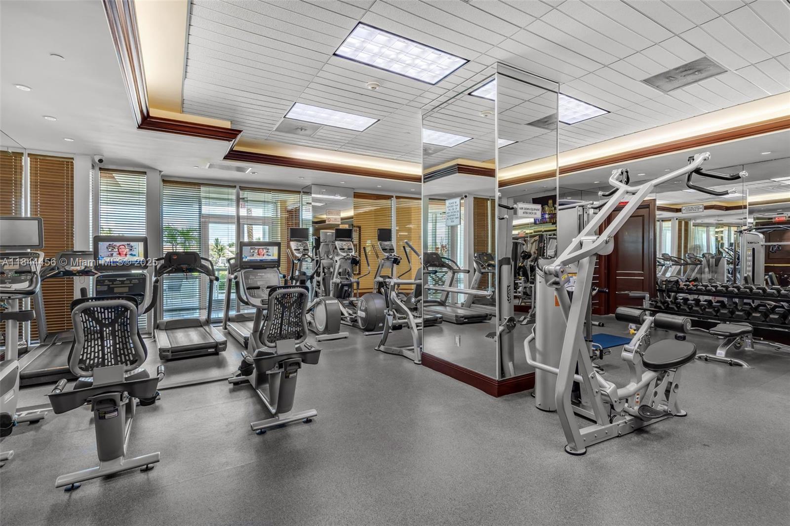 HAMPTONS SOUTH - Residential