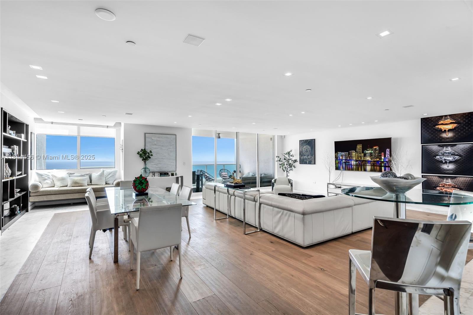 20201 E Country Club Dr 2808-2809
