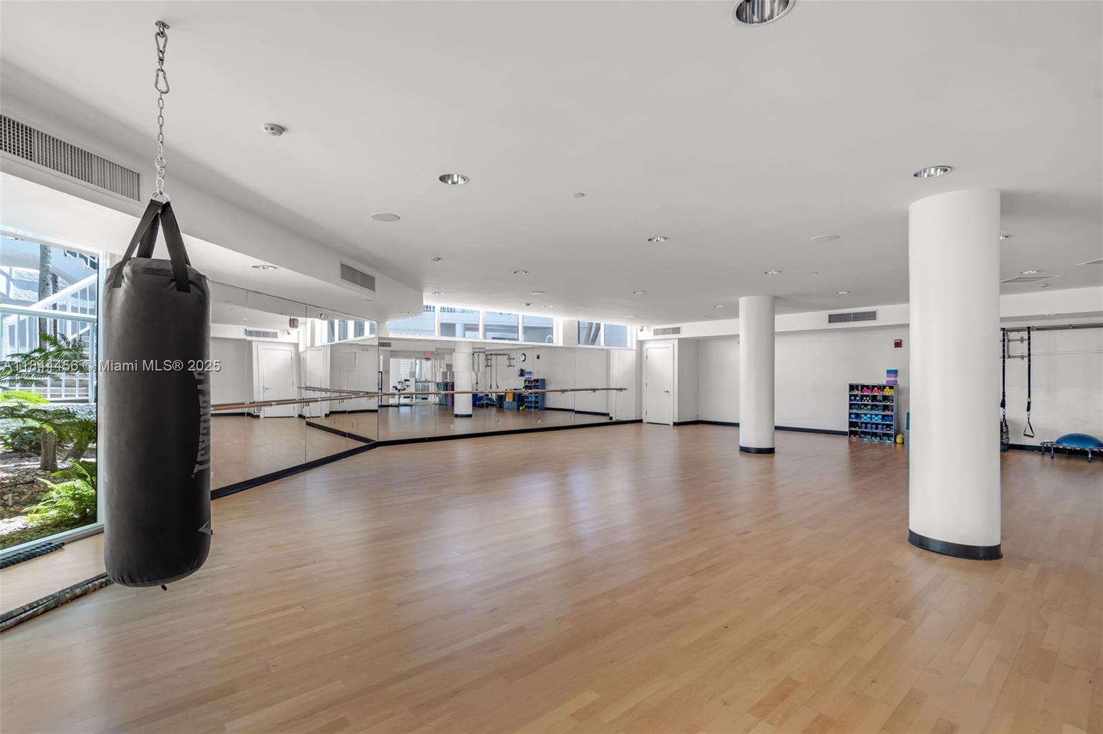 HAMPTONS SOUTH - Residential