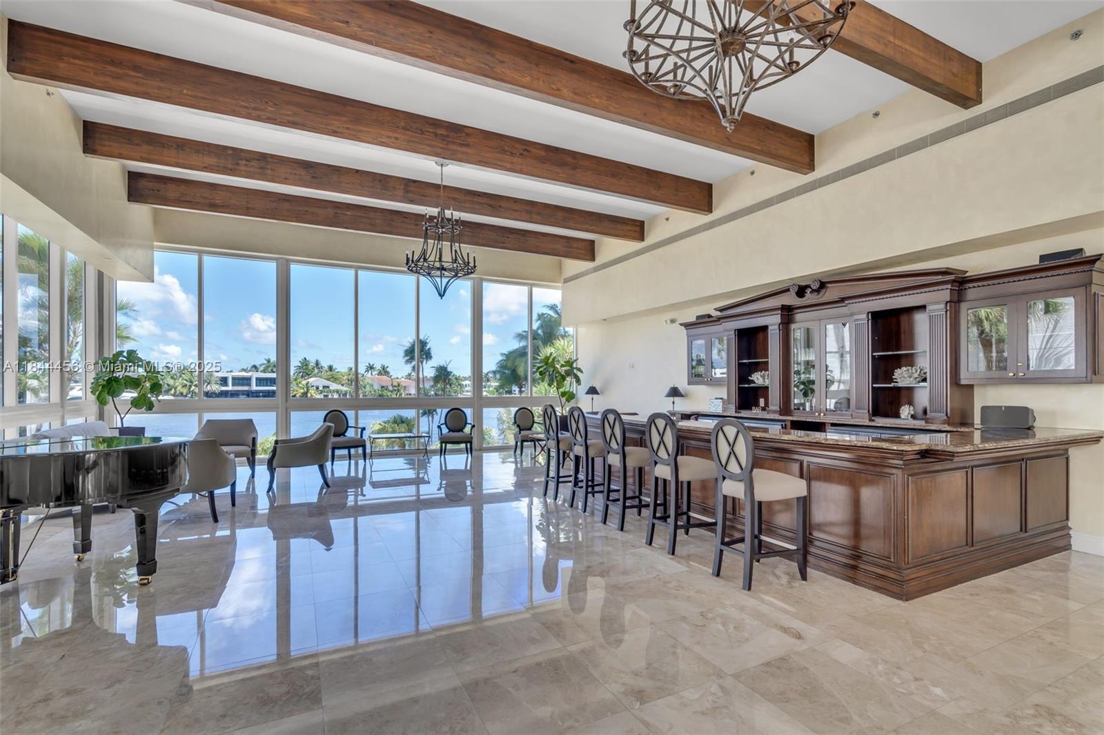 HAMPTONS SOUTH - Residential