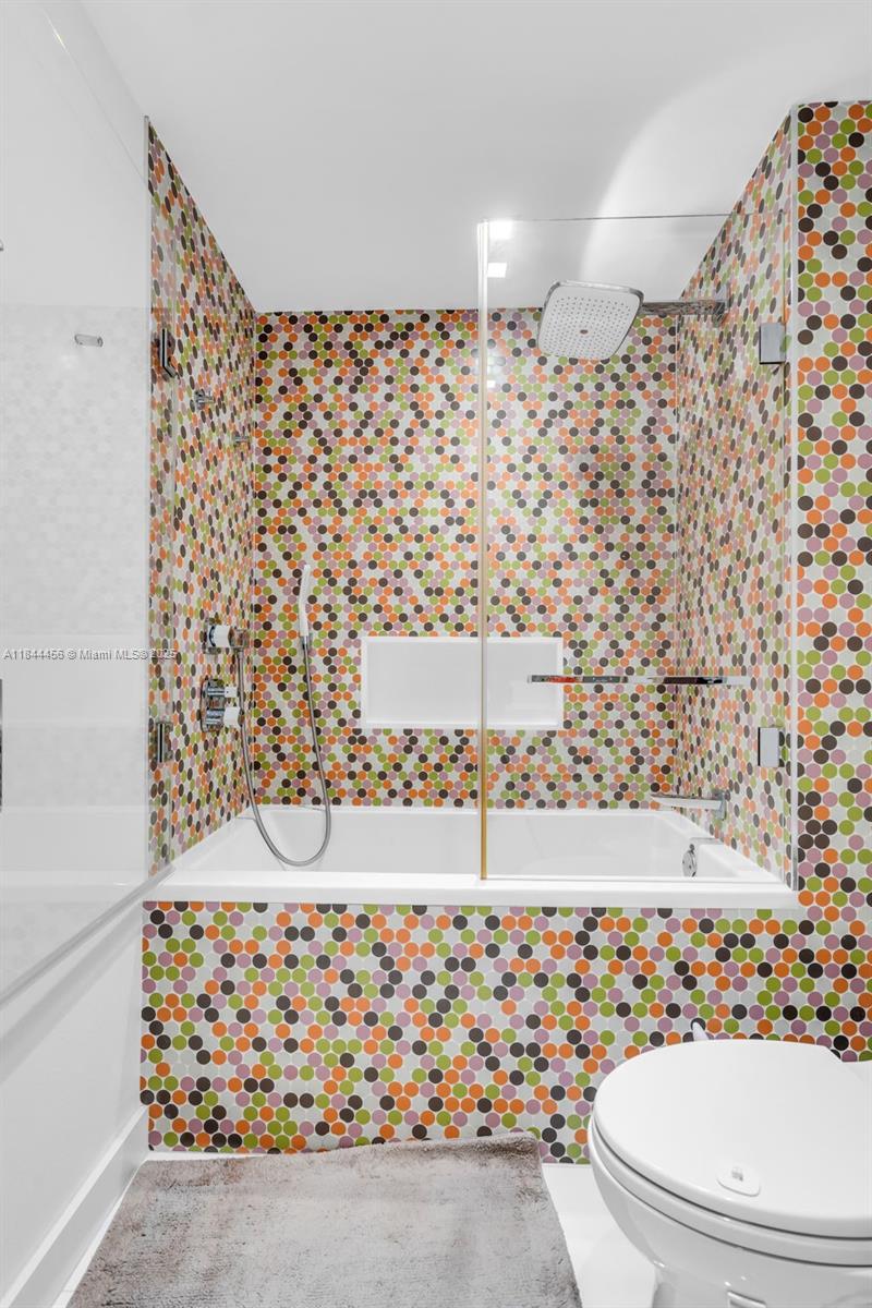 HAMPTONS SOUTH - Residential