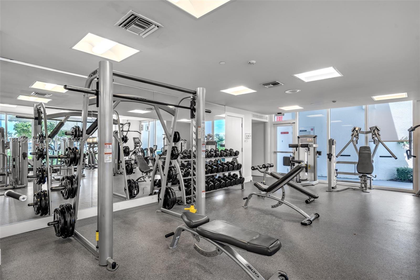 HAMPTONS SOUTH - Residential