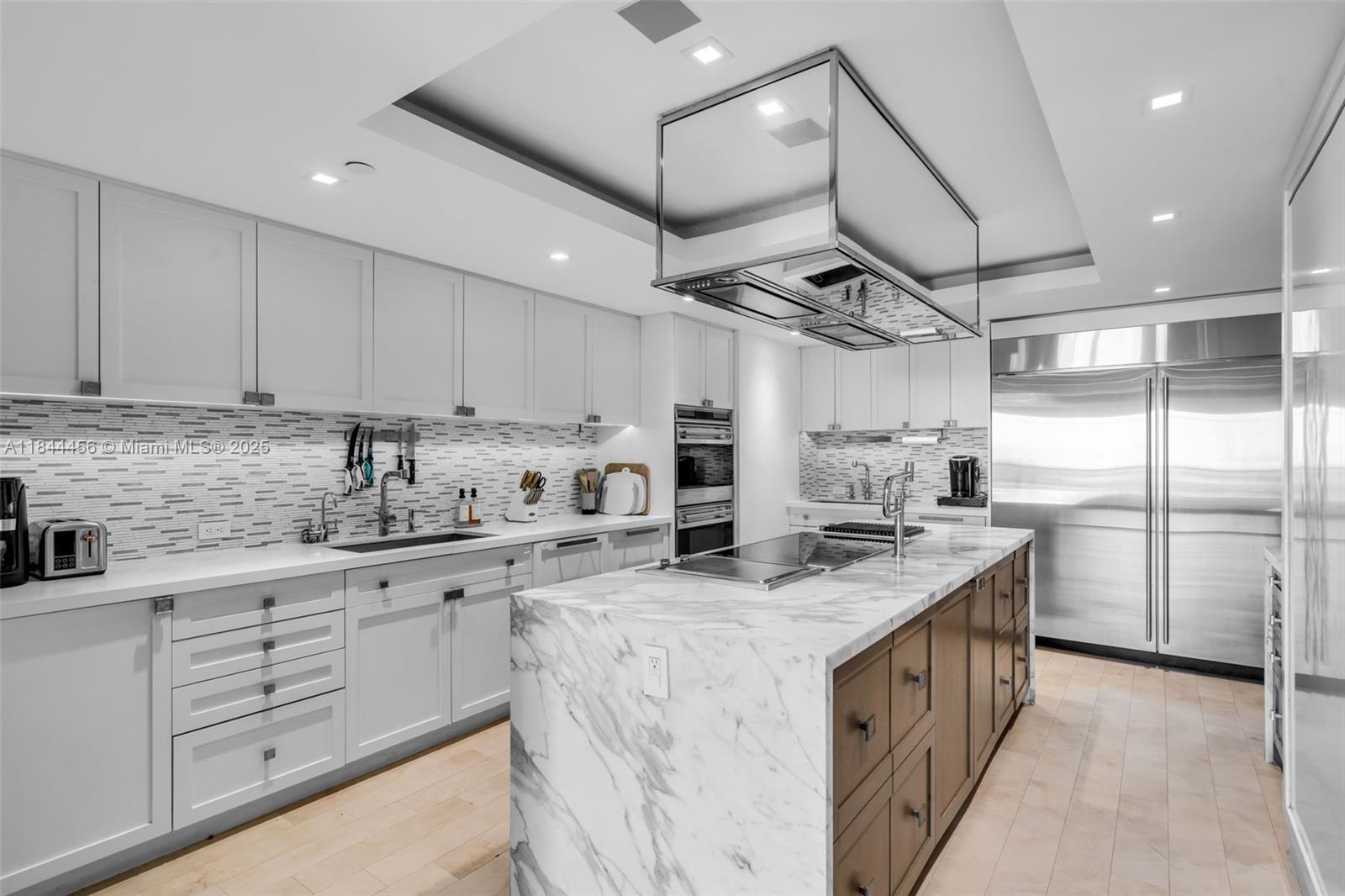 HAMPTONS SOUTH - Residential