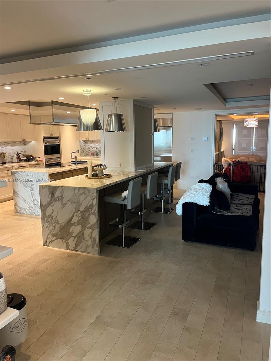 20201 E Country Club Dr 2809
