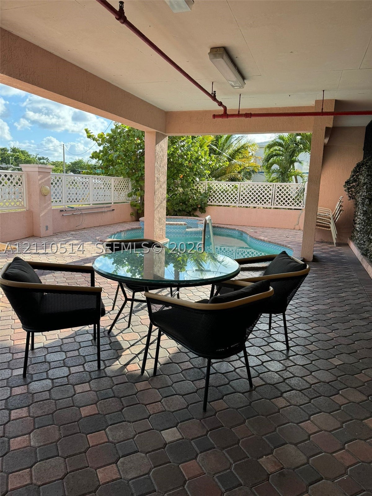 8816 Collins Ave 304