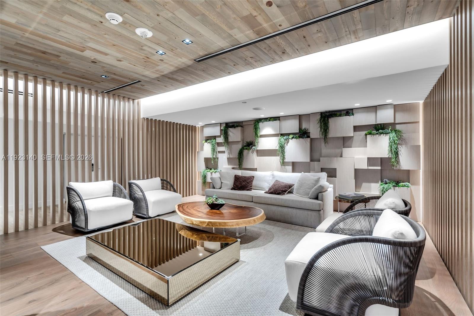 RONEY PALACE CONDO - Residential