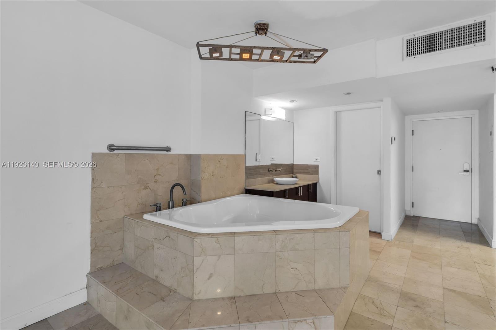 RONEY PALACE CONDO - Residential