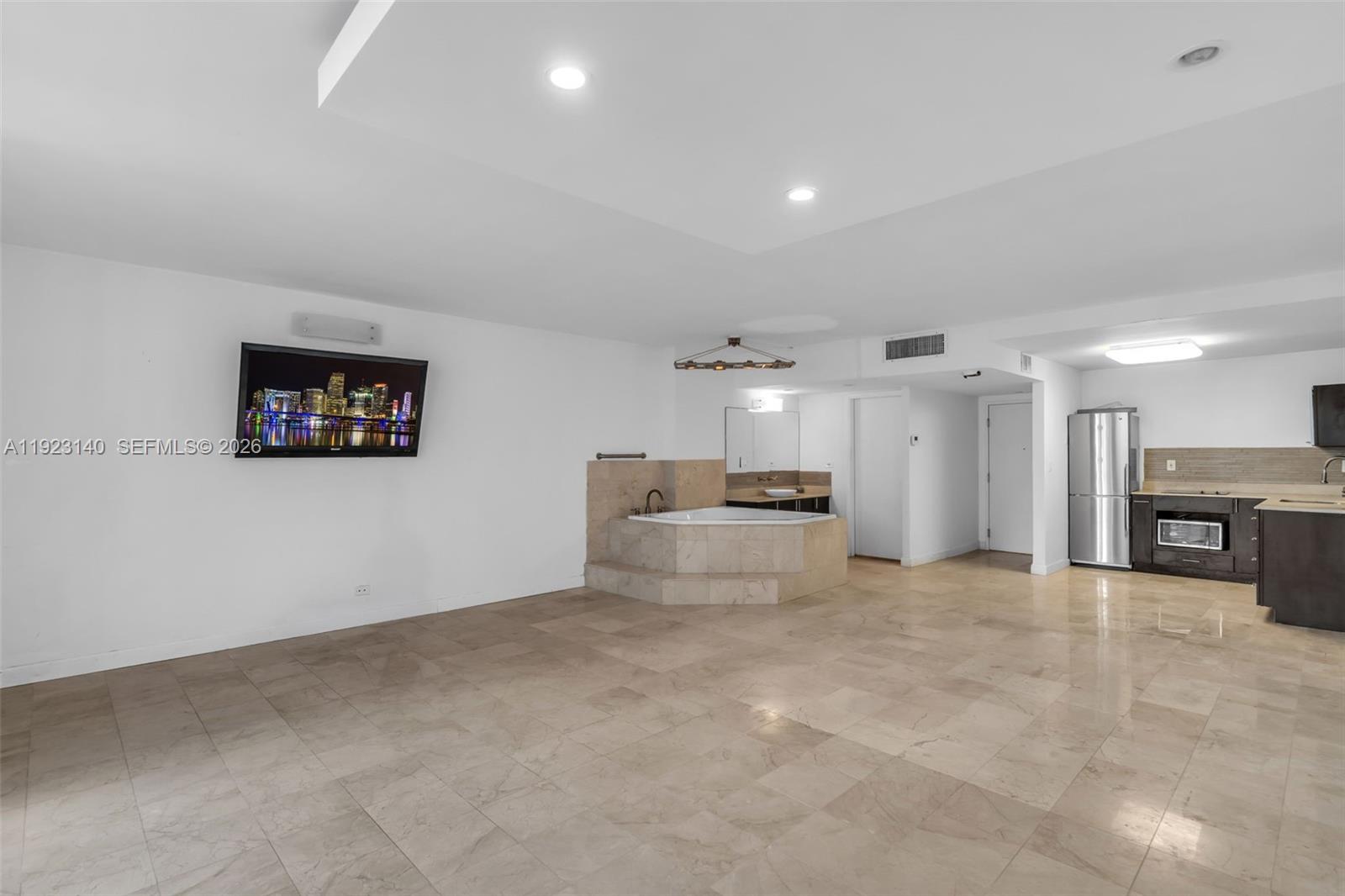 RONEY PALACE CONDO - Residential