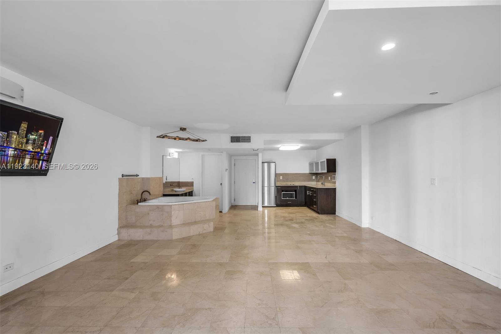 RONEY PALACE CONDO - Residential