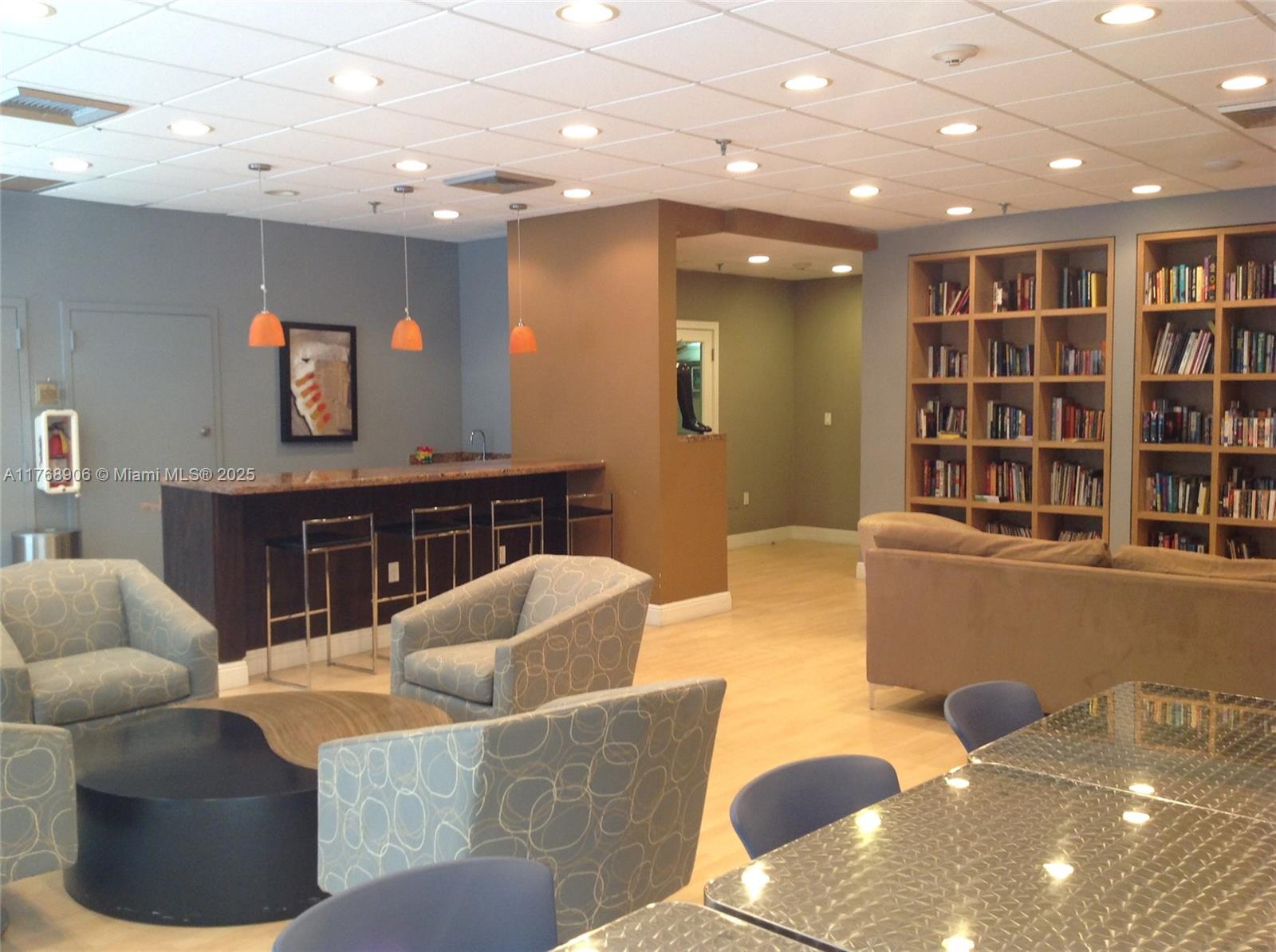 MADISON DOWNTOWN CONDO - Residential