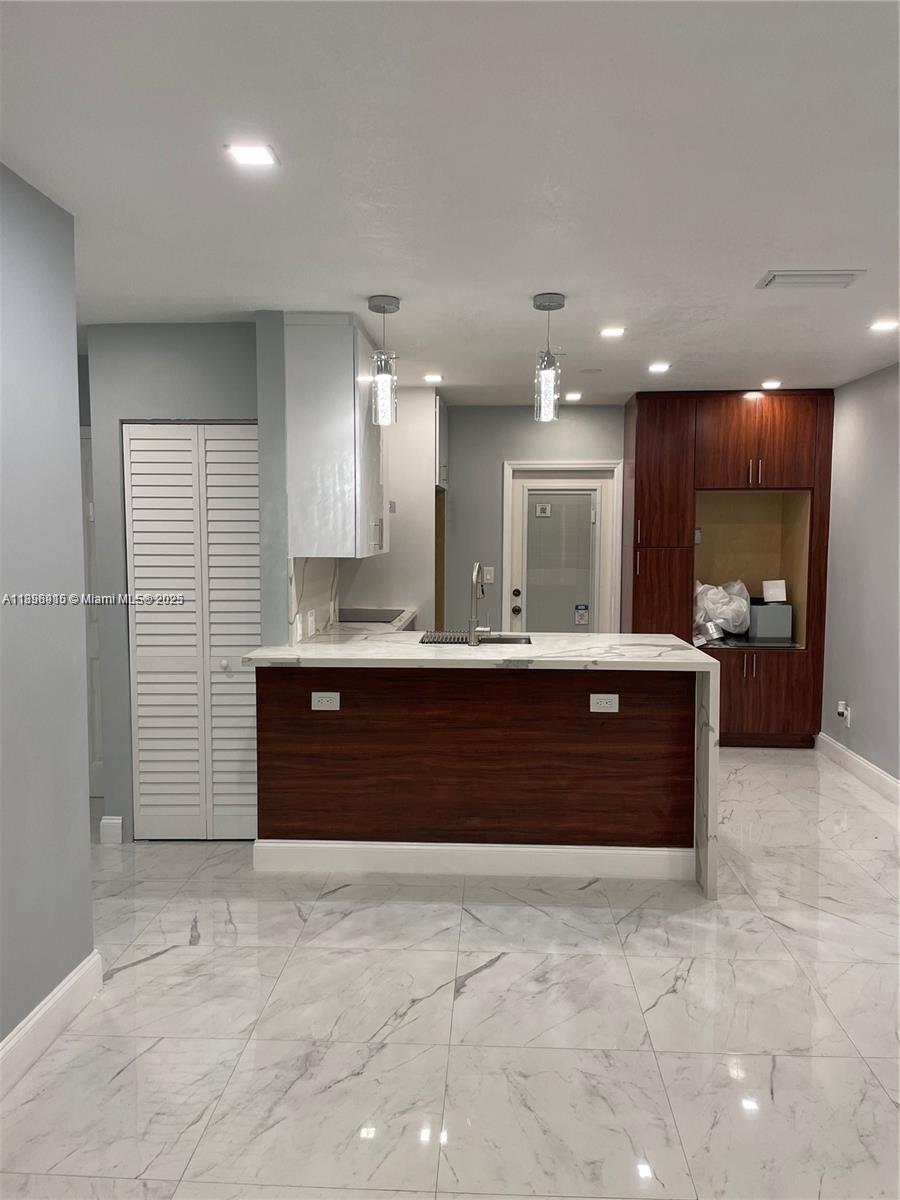 ARCH CREEKS ESTATES - Residential Income