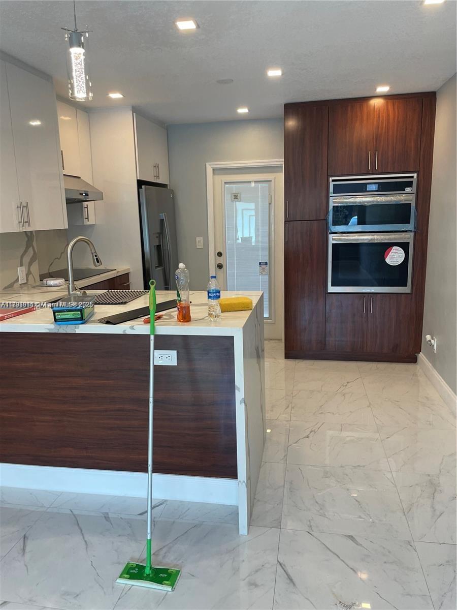 ARCH CREEKS ESTATES - Residential Income